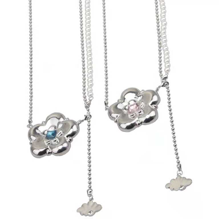 Testlánc felfújt virágmedállal és gyöngyökkel – ötvözet, koreai stílus, geometriai dizájn, gyémántos bevonat