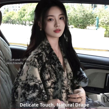 Női sál külső ruházat — selyem virág mintával, raktáron, 2025 téli kiadás, feldolgozás nélkül, tavaszra is alkalmas