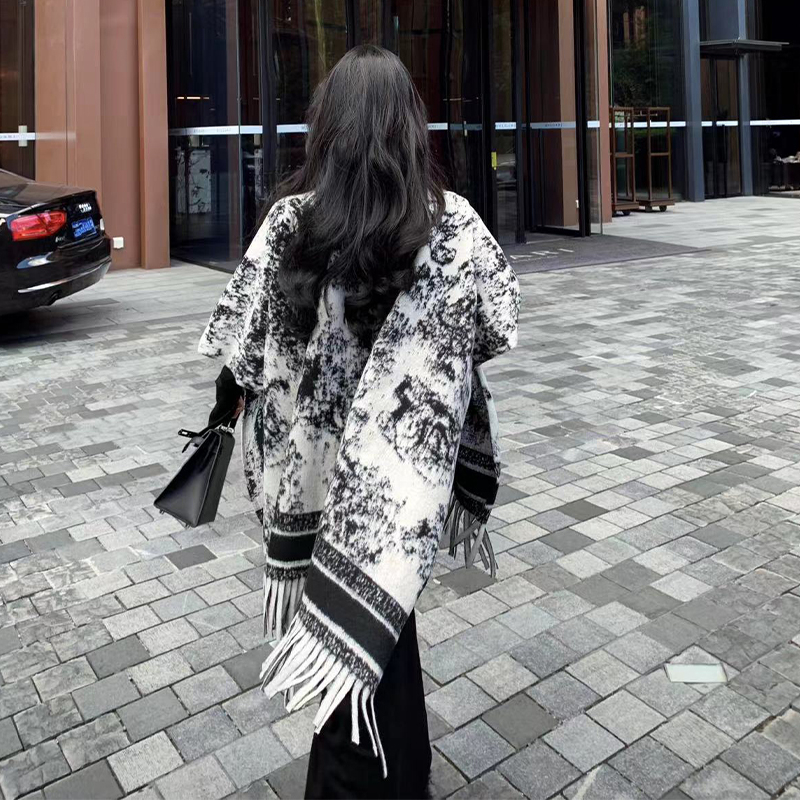 Női sál külső ruházat — selyem virág mintával, raktáron, 2025 téli kiadás, feldolgozás nélkül, tavaszra is alkalmas