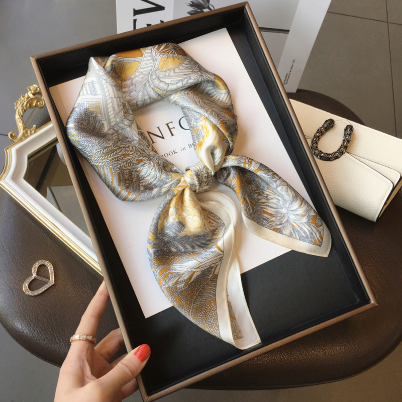 Șal din mătase sintetică - Model junglă tropicală, Țesătură warp, Primăvara 2025, Design original