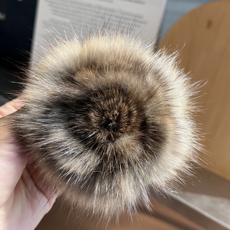 Broșă lucrată manual, floare din blană de nurcă cu frunze, pentru palton