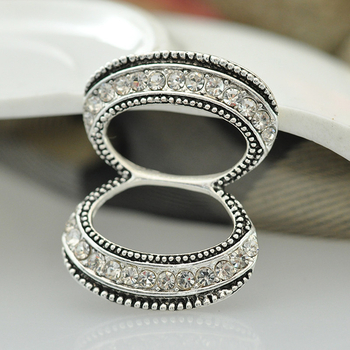 Sálkapocs ékszer – női kiegészítő koreai stílusban, gyantából, ötvözetbe illesztett mesterséges kövek, sütéses festékfelület-kezelés, testreszabható