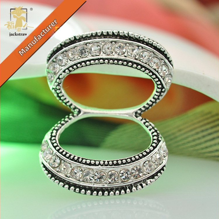 Sálkapocs ékszer – női kiegészítő koreai stílusban, gyantából, ötvözetbe illesztett mesterséges kövek, sütéses festékfelület-kezelés, testreszabható