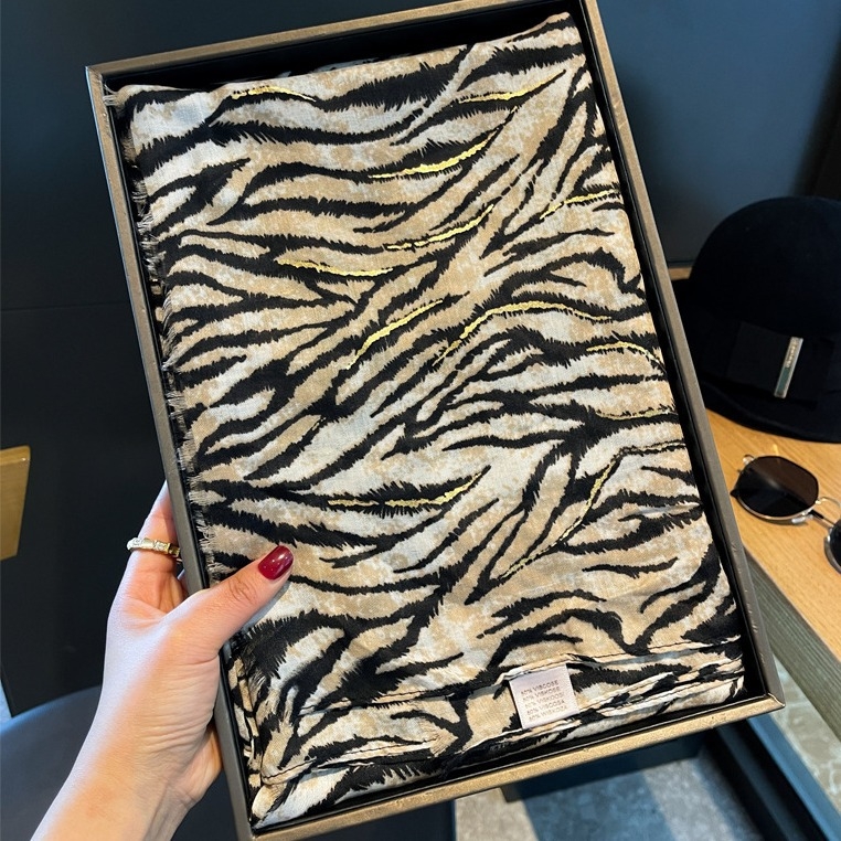 Ženski šal s leopard uzorkom, 100% poliester, warp-knit tkanje, dug dizajn, ljeto.