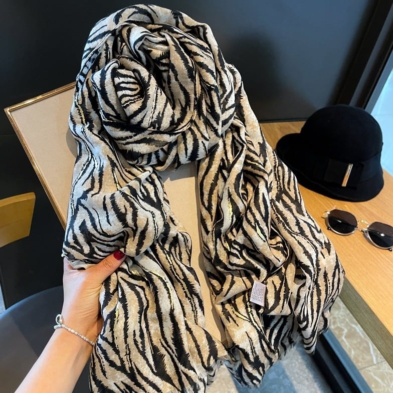 Ženski šal s leopard uzorkom, 100% poliester, warp-knit tkanje, dug dizajn, ljeto.