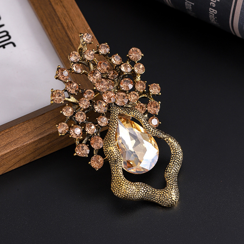 Broš u obliku lista od legure s kristalnom umetkom, vintage stil za žene, elektroplating, jesen 2025