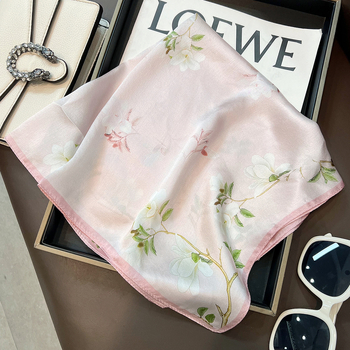 Șal pătrat din Mulberry Silk cu model floral mic, țesătură warp, potrivit pentru primăvară