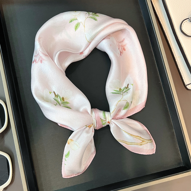 Șal pătrat din Mulberry Silk cu model floral mic, țesătură warp, potrivit pentru primăvară