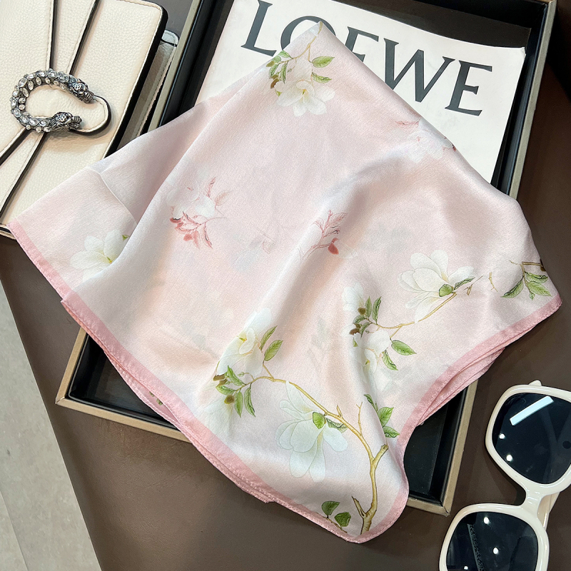 Șal pătrat din Mulberry Silk cu model floral mic, țesătură warp, potrivit pentru primăvară