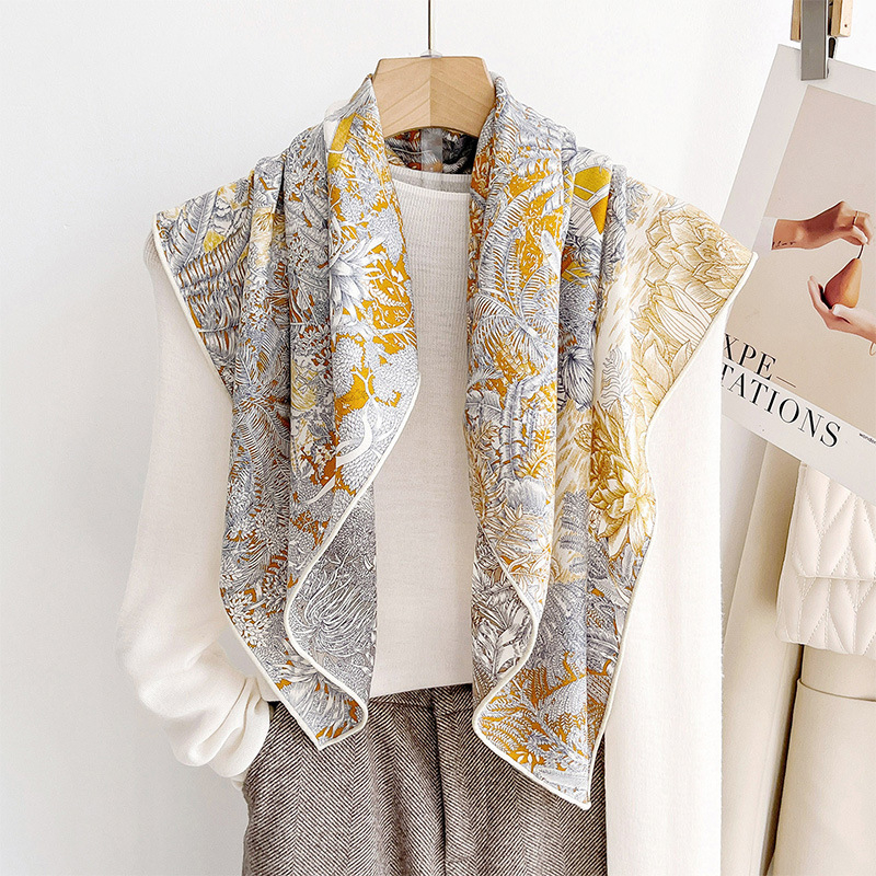 Копринено-вълнен квадратен шал със сатенова тъкан, произход Сучжоу, есен 2025