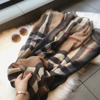 Șal de primăvară în stil coreean, țesătură plasă din amestec bumbac-poliester, model carouri imprimat, lungime medie pentru femei