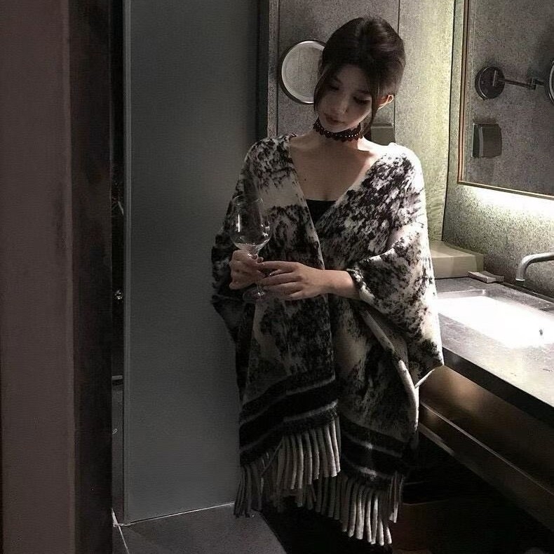 Șal din cașmir artificial, stil retro, lungime medie, model graffiti, țesătură Warp Knit, cald (Material: Cașmir artificial; Stil: Retro, Mediu; Model: Graffiti; Țesătură: Warp Knit; Funcție: Cald)