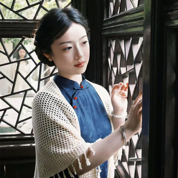 Șal pentru femei, subțire tricotat în stil chinezesc, monocrom, decor jacquard, cu ciucuri