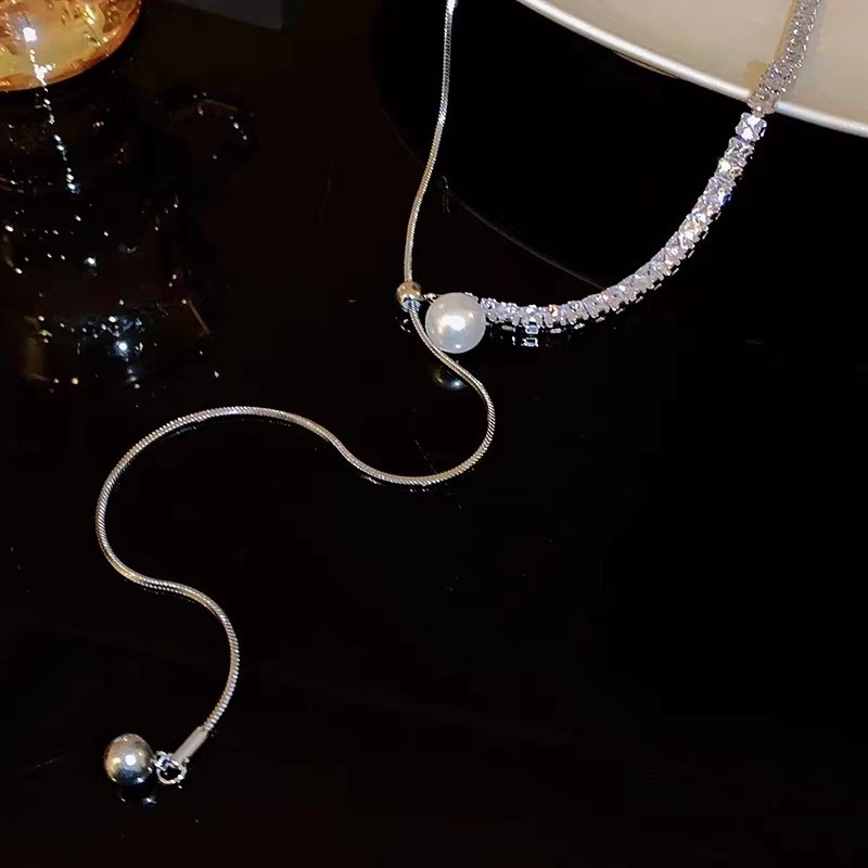 Colier lung reglabil, lanț pentru claviculă, design ușor de lux pentru femei (Material: aliaj; Lanț: lanț pentru claviculă; Material pandantiv: aliaj; Procesare: electroplacare; Sezon: toamnă 2025)