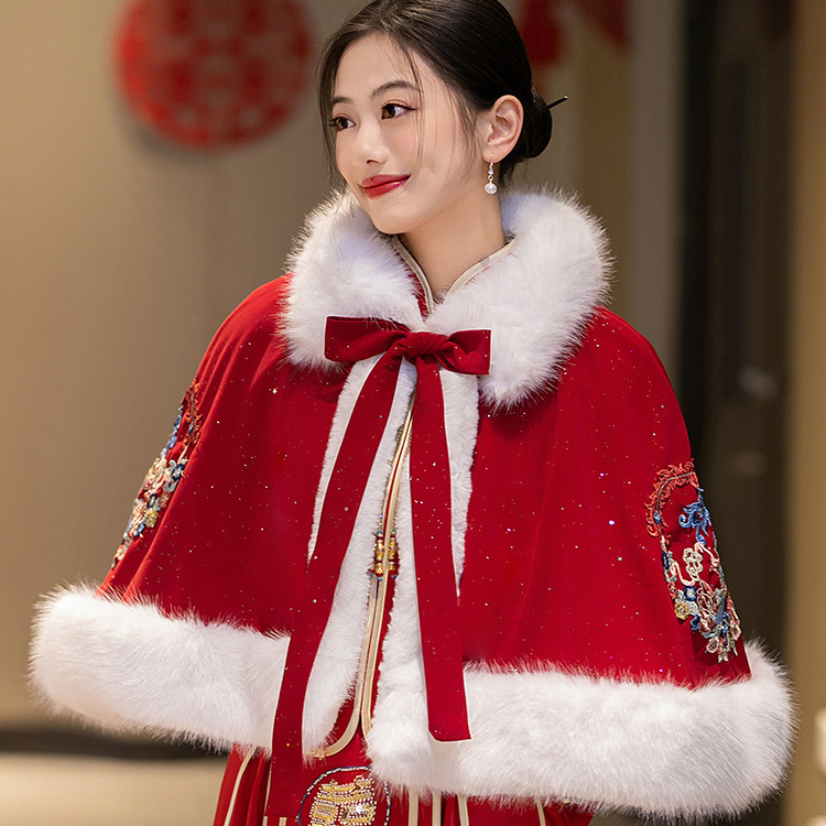 Esküvői sál fleece belsővel, akril/műszálas gyapjú, virágos minta, hímzett dekoráció, egyszerű szövés, kapucnis, vintage etno stílus, őszi-téli