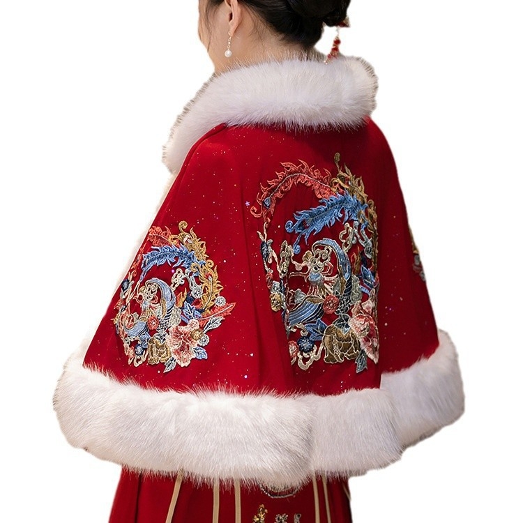 Esküvői sál fleece belsővel, akril/műszálas gyapjú, virágos minta, hímzett dekoráció, egyszerű szövés, kapucnis, vintage etno stílus, őszi-téli