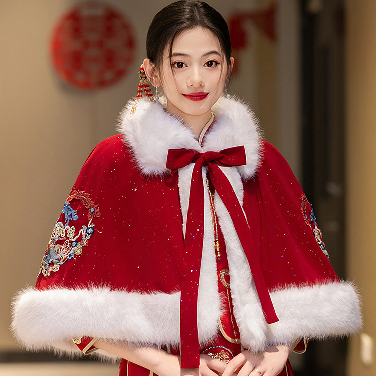 Esküvői sál fleece belsővel, akril/műszálas gyapjú, virágos minta, hímzett dekoráció, egyszerű szövés, kapucnis, vintage etno stílus, őszi-téli