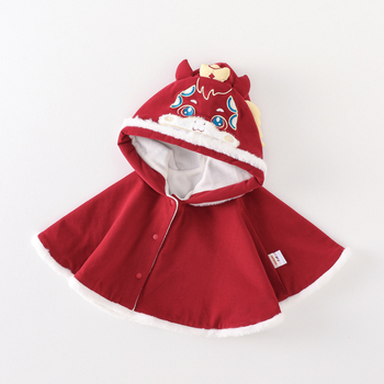 Téli meleg kapucnis köntös babák és csecsemők számára, fleece bélés, szélálló, hímzett karikatúra mintával, kevert anyag.