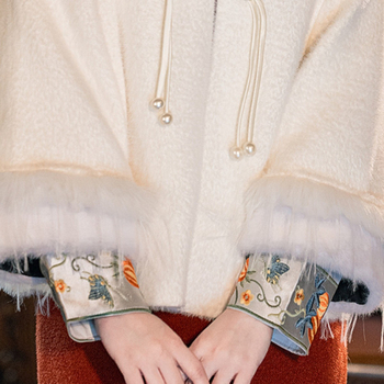 Ženski šal-kabát s umjetnim krznom ovratnikom, resice, izvezen, jednostavan uzorak, produženi kroj