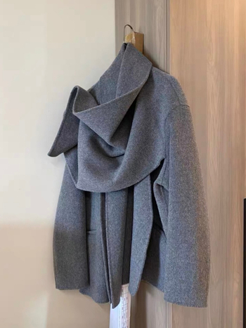 Ženski vuneni kaput – Debeli materijal, Slobodan kroj, Srednja duljina 50–65 cm, Šalni ovratnik