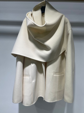 Ženski vuneni kaput – Debeli materijal, Slobodan kroj, Srednja duljina 50–65 cm, Šalni ovratnik