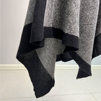 Kasmír köpeny – rácsos minta, tie-dye felületkezelés, több mint 96% kasmírszál, melegen tart