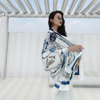 Летен лек шал от памук и лен, твил тъкан, стил Пучанг, сезон лято, главна материя: памук