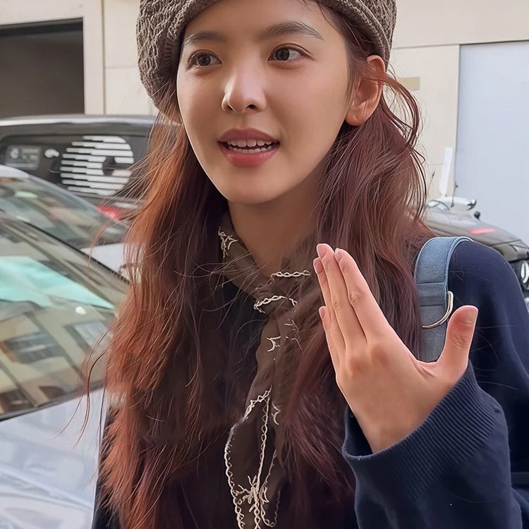 Maillard-stílusú hímzett selyemsál-fejpánt virágmotívummal (A2000-3), testreszabás elérhető