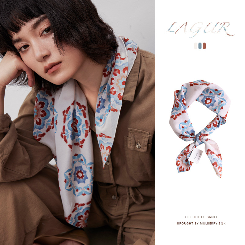 Копринен квадратен шал - 100% коприна, оригинален дизайн, печат, марка LAgUr, пролет 2025