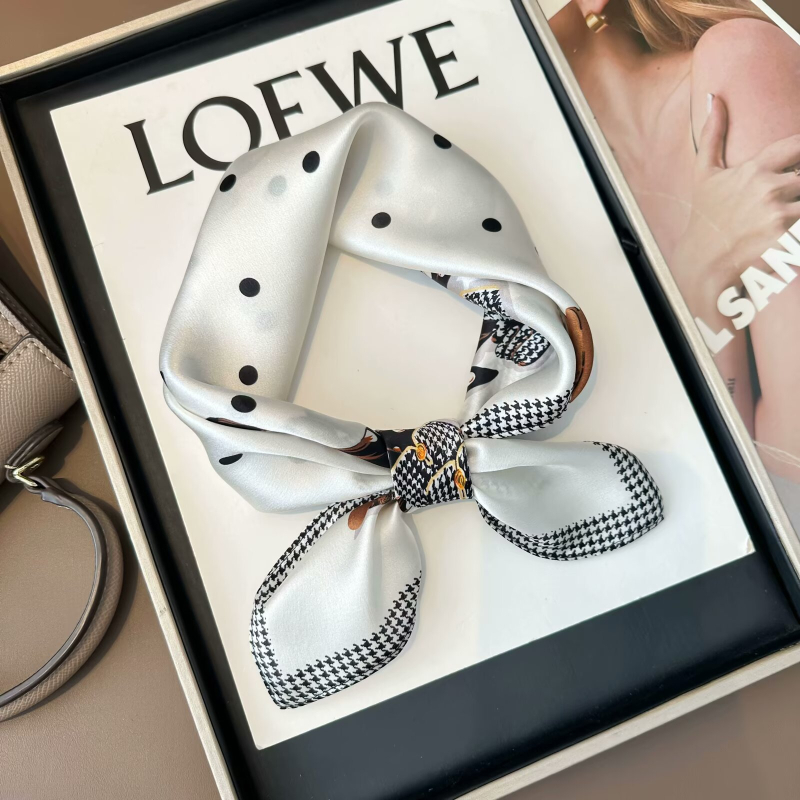 Ženski svilenkasti kvadratni šal s cvjetnim uzorkom, saten tkanina, 100% svila, elegantan i svestran