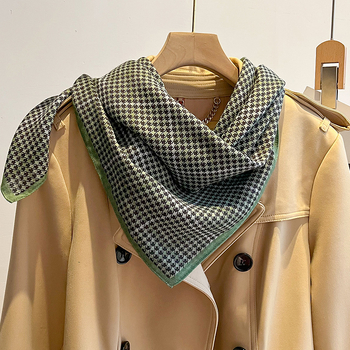 Kvadratni šal od poliesterskog vlakna, glatko tkanje, tie-dye efekt, proljeće 2024 kolekcija, gradski stil za svakodnevne putnike