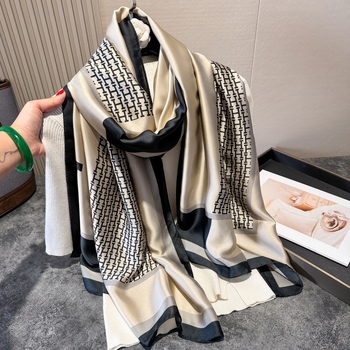 Női mesterséges selyemsál – nyár, sík szövés, nyomtatás, Hangzhou eredetű