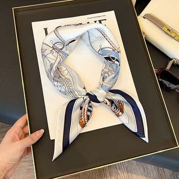 Selyem négyszögletes sál, szatén szövés, 100% selyem, 2025 tavaszi kollekció