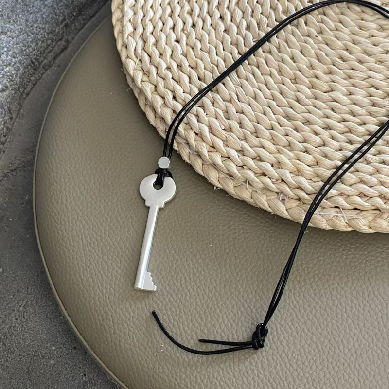 Nyaklánc a Sors kapuja kulcs medállal, ötvözet, elektroplating, INS stílus, Téli 2025