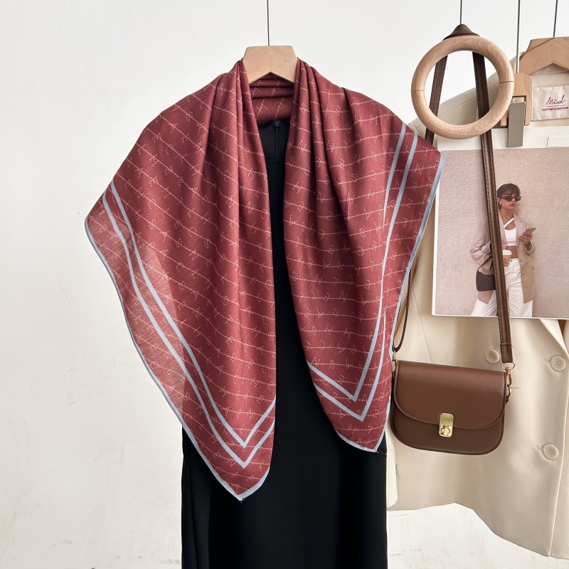 Kétoldalas nyomtatott négyzet alakú sál poliészterből, herringbone mintával