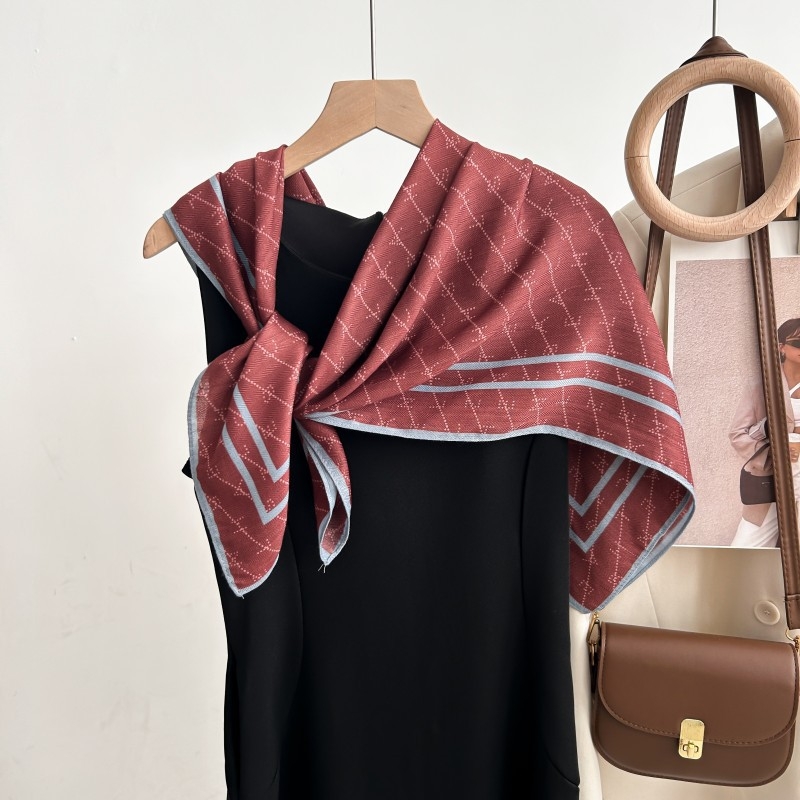 Kétoldalas nyomtatott négyzet alakú sál poliészterből, herringbone mintával