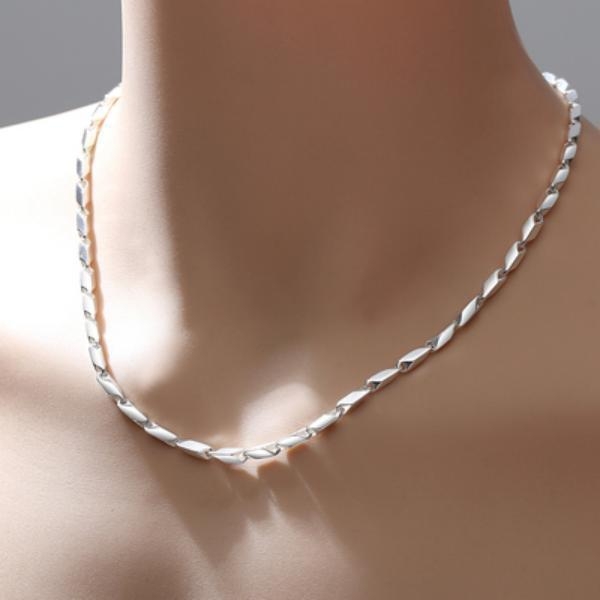 Muški lanac od 925 sterling, privjesak 18K, pleteni dizajn, proljeće 2025 izdanje