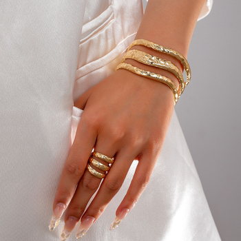 Set brățară și inel din aliaj, cu textură ciocănită și linie curbată, motiv floral, placare electroplatinată, stil fashion personal, pentru femei la petreceri