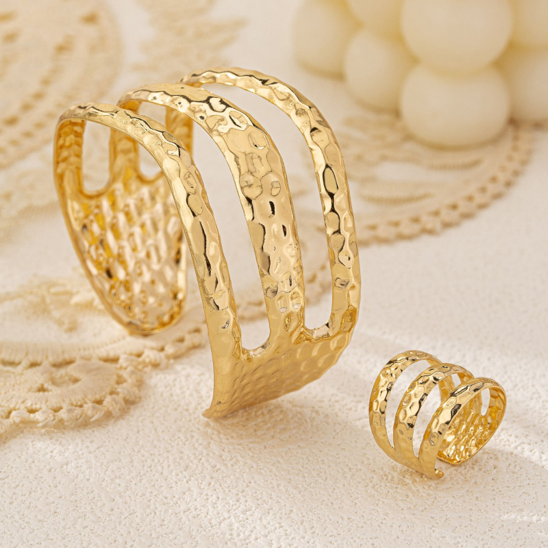 Set brățară și inel din aliaj, cu textură ciocănită și linie curbată, motiv floral, placare electroplatinată, stil fashion personal, pentru femei la petreceri