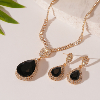 Dvostruki retro set nakita: naušnice s ovalnom kapljom i ogrlica, bakar, privjesak od rhinestones, lanac klavikule, težina 0,0208 kg