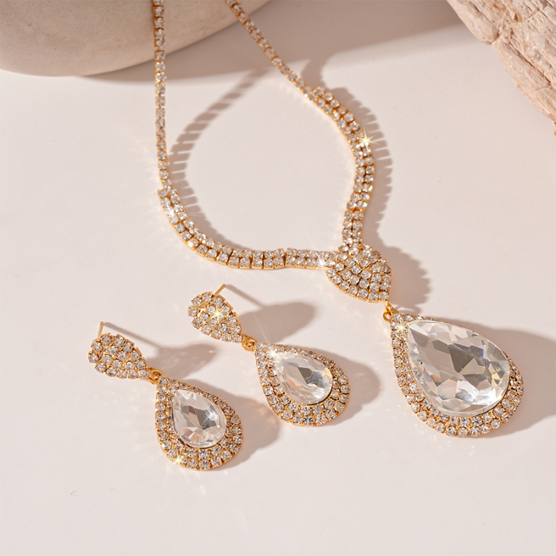 Dvostruki retro set nakita: naušnice s ovalnom kapljom i ogrlica, bakar, privjesak od rhinestones, lanac klavikule, težina 0,0208 kg