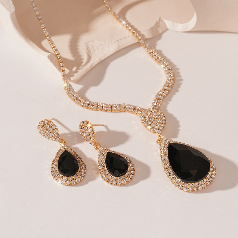 Dvostruki retro set nakita: naušnice s ovalnom kapljom i ogrlica, bakar, privjesak od rhinestones, lanac klavikule, težina 0,0208 kg