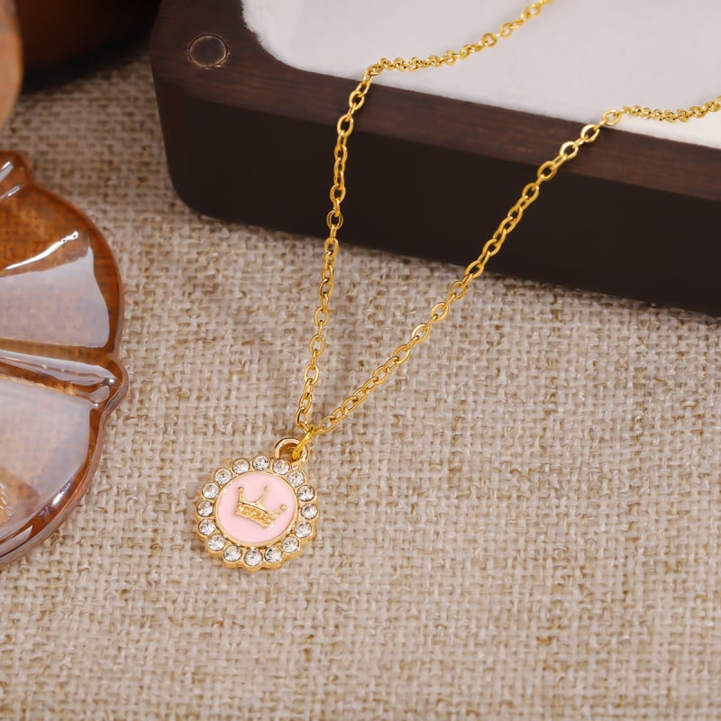 Κολιέ για γυναίκες – Μενταγιόν σε σχήμα κορώνας από κράμα ψευδαργύρου, αλυσίδα κολάρου, πολυεπίπεδος σχεδιασμός, βάρος 20 g