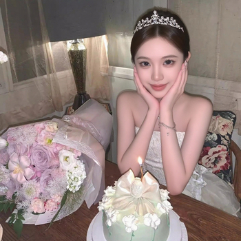 Fejdísz – könnyű luxus, nőies stílus, korona alakú, kézzel készített, alkalmas esküvőre, születésnapra vagy fesztiválra