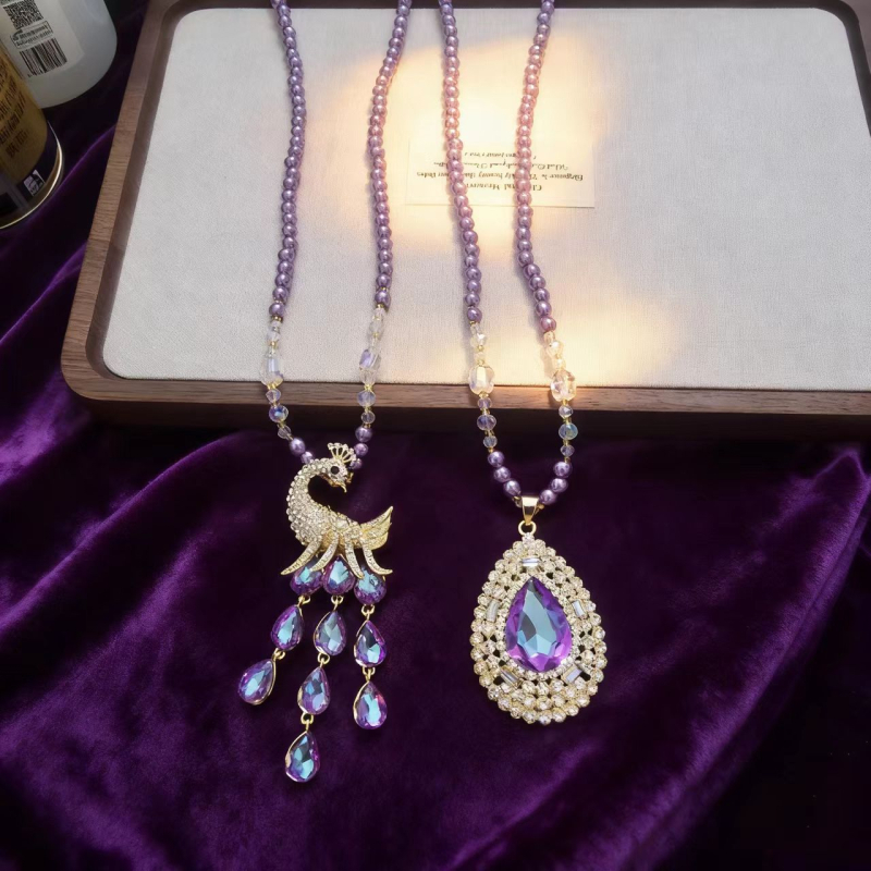 Pulovera ķēde, garš kaklarota ar pilienveida piekariņu, stikls un lazurīts, lodīšu ķēde, sieviešu vintage stils