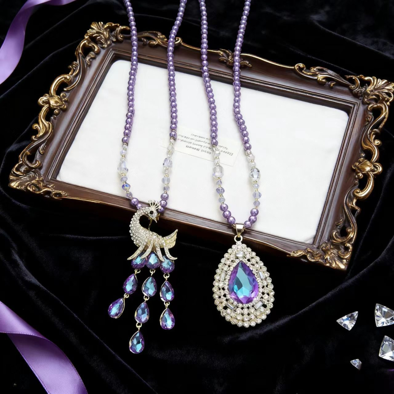 Pulovera ķēde, garš kaklarota ar pilienveida piekariņu, stikls un lazurīts, lodīšu ķēde, sieviešu vintage stils