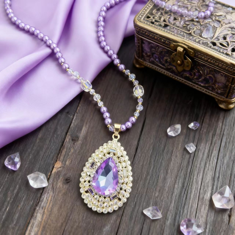 Pulovera ķēde, garš kaklarota ar pilienveida piekariņu, stikls un lazurīts, lodīšu ķēde, sieviešu vintage stils