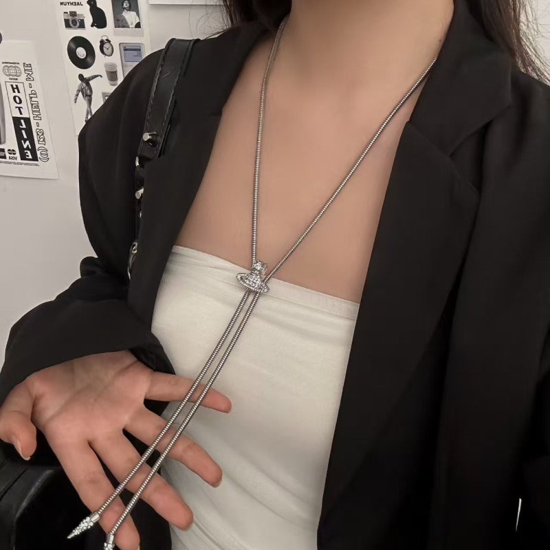 Titāna tērauda džemperķēde, gara ģeometrijiska kaklarota; kulons no nerūsējošā tērauda; iekšējā ieliktnis ar mākslīgajiem akmeņiem