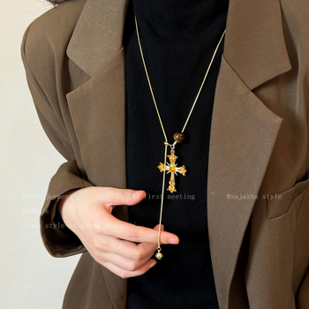 Náhrdelník s krížom a dlhým reťazcom na svetru, nastaviteľná dĺžka 71–80 cm, zliatina, hadia kosť reťaz, INS štýl