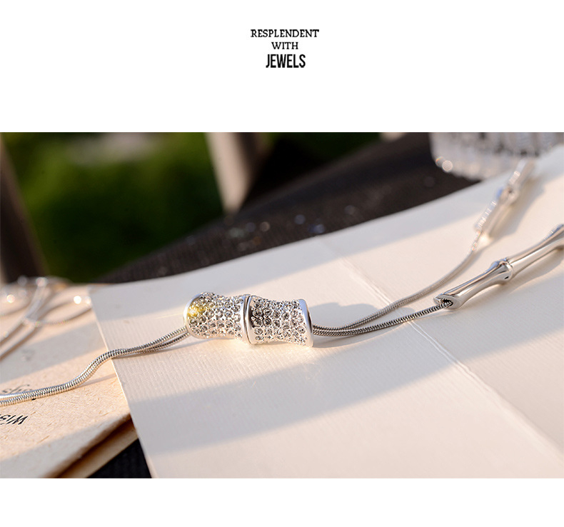 Sieviešu džempera ķēde ar bambusa pūkām, kaklarota, čūskas kaula ķēde, daudzslāņaina ar kulonu, kulona materiāls sakaļķe, mozaīkas akmeņi